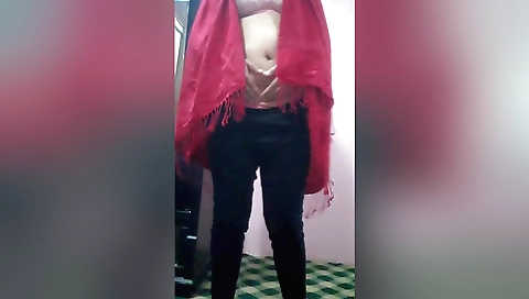 Indian girl sucking her pussy in homemade solo vid