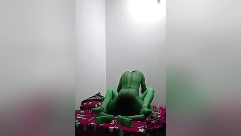 Girlfriend sucks her boyfriend and she spreads open her snatch