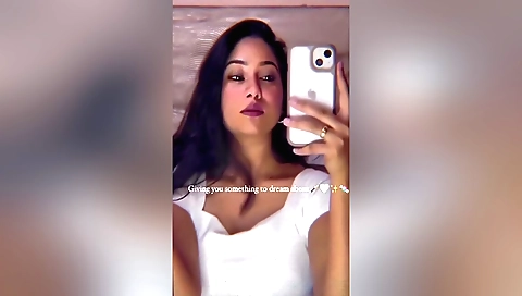 Big booty brunette amateur plays with a dildo in her bedroom