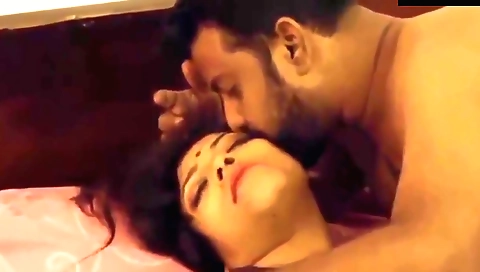 Indian milf with big tits and a sweet mouth seduces the man